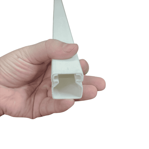 Canaleta Lisa Bege 30x30mm 2 Metros – Dutoplast